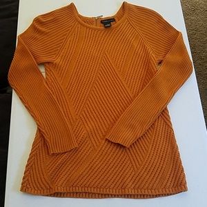 Lightweight sweater gently used